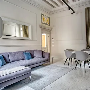 Palazzo Bonvicini 10 , Venice Italy